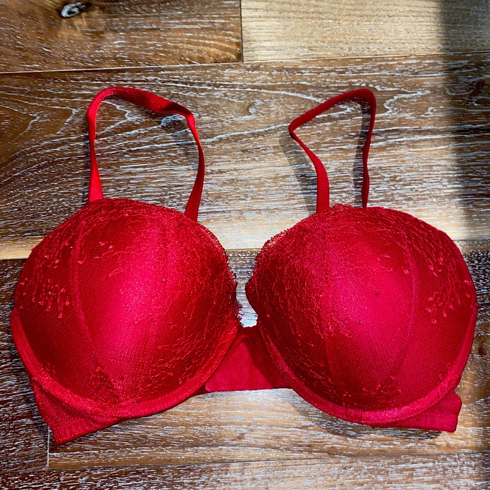VICTORIA SECRET Red Lace Push Up Bra